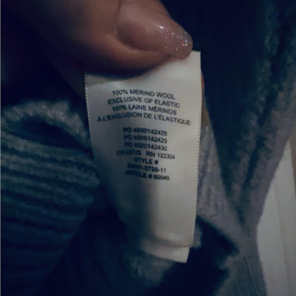 Like new. No defects. Warm and comfortable - Picture 3 of 3